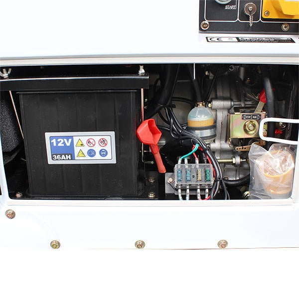Hyundai 5.8kW / 7.5kVA* Silenced Diesel Generator, 3000rpm, Long Running Standby, 230v Single Phase Output | DHY8000SELR