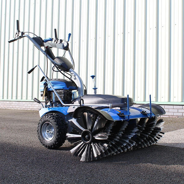 Hyundai 173cc 39'' 100cm Self Propelled Petrol Yard Sweeper Powerbrush | HYSW1000