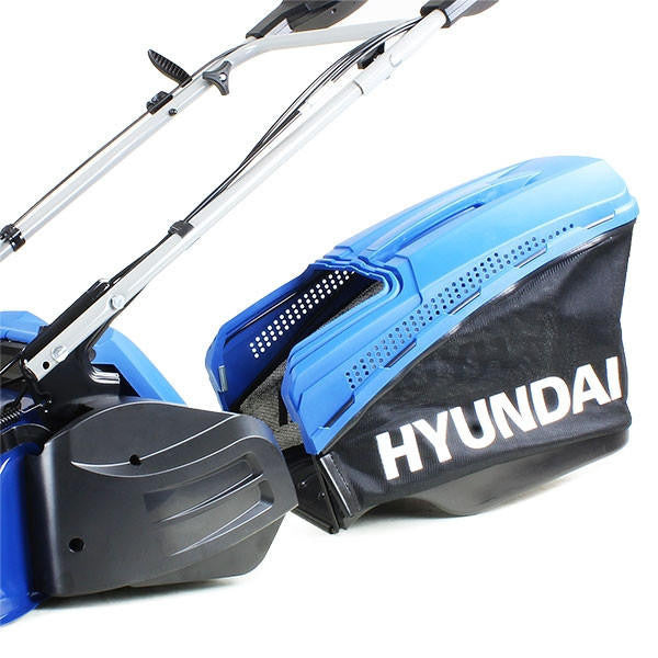 Hyundai 21"/53cm 196cc Self-Propelled Petrol Roller Lawnmower | HYM530SPR