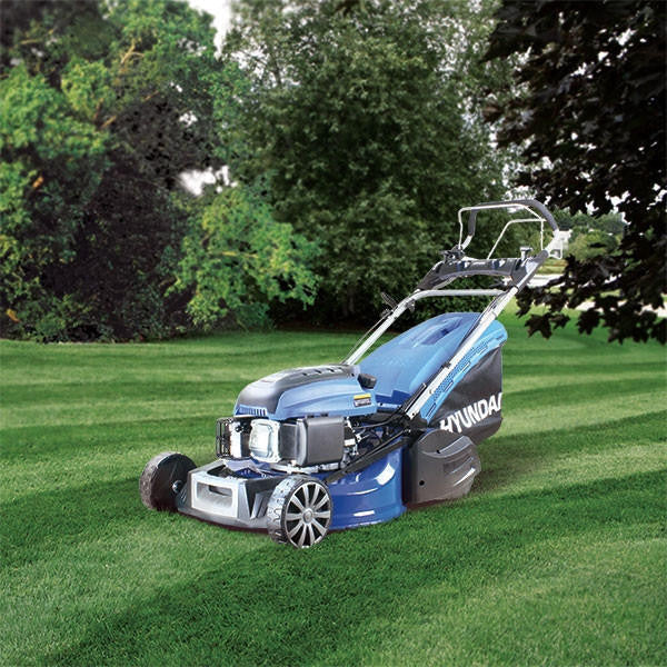 Hyundai 21"/53cm 196cc Self-Propelled Petrol Roller Lawnmower | HYM530SPR