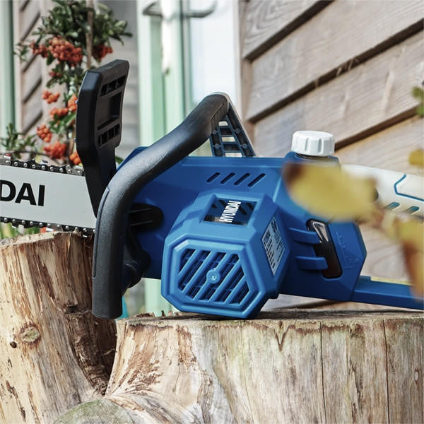 Hyundai 14" 35cm Electric Chainsaw 1600W 230V | HYC1600E