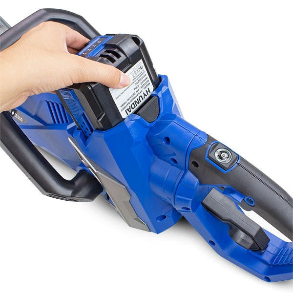 Hyundai 40v 520mm Hedge Trimmer 2.5Ah Li-ion Battery and Charger | HYHT40LI