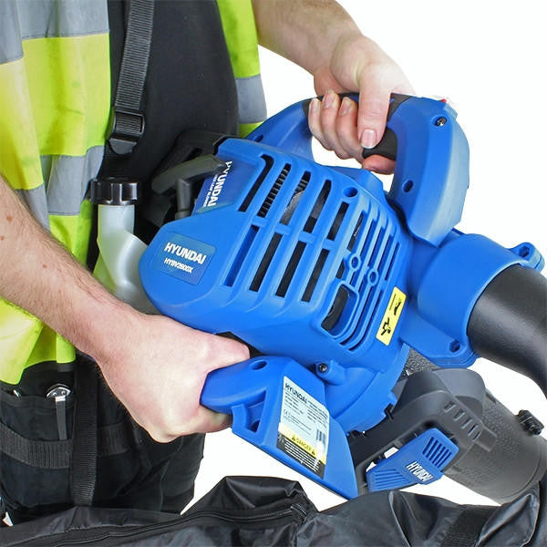Hyundai 26cc 3-in-1 Petrol Leaf Blower, Garden Vac & Shredder, 157mph Air Speed, 40L Collection Bag | HYBV2600X