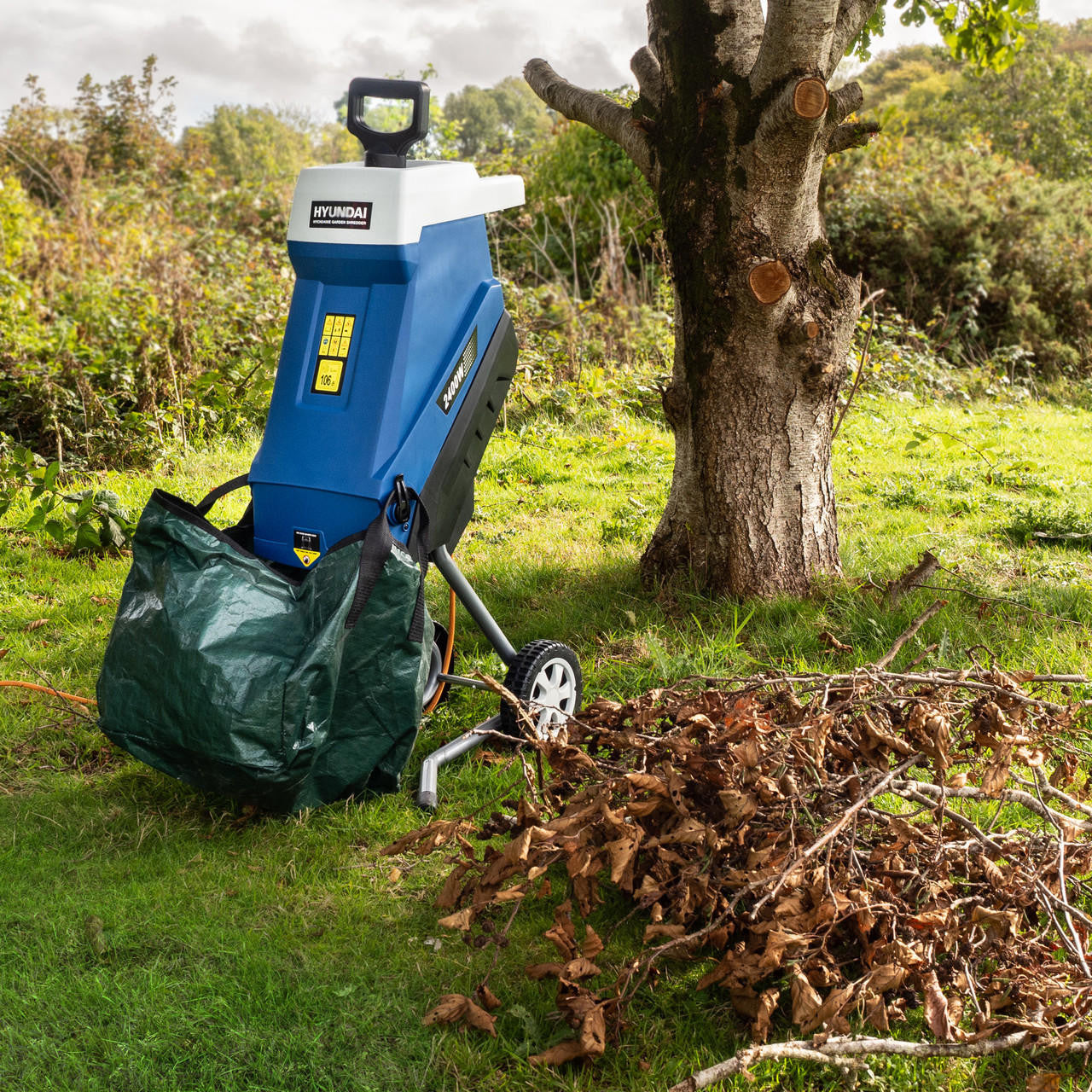 Hyundai 2400w Electric Garden Shredder 2.4kW 230v 45L Collector | HYCH2400E