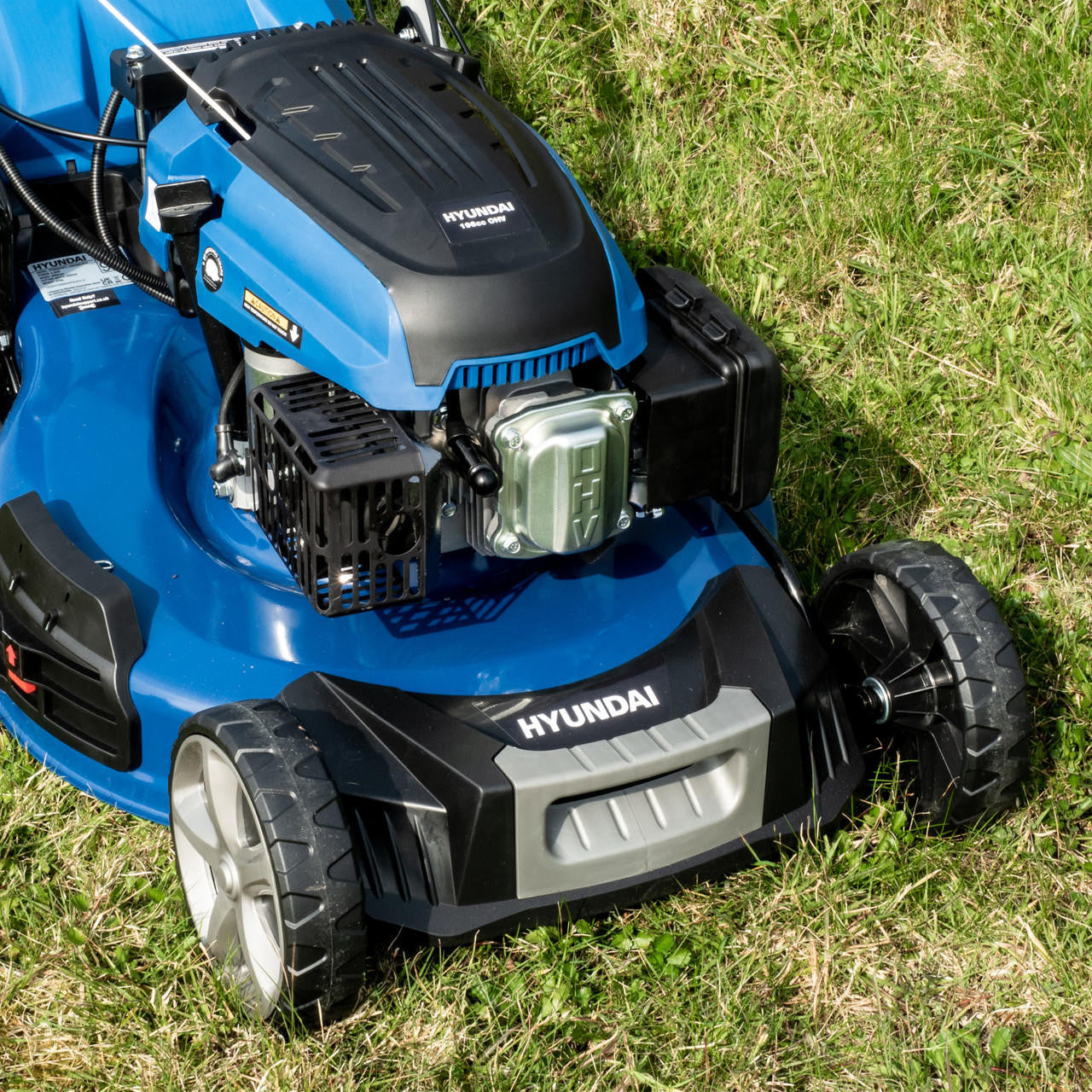 Hyundai 22”/56cm 196cc 4-in-1 Electric-Start Self-Propelled Petrol Lawnmower | HYM560SPE