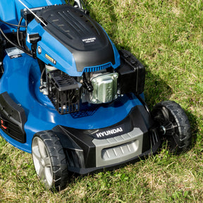 Hyundai 22”/56cm 196cc 4-in-1 Electric-Start Self-Propelled Petrol Lawnmower | HYM560SPE