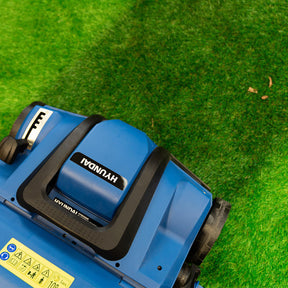 Hyundai Artificial Grass Sweeper 2000W 16” / 40cm, Multi-Use Brush & 55L Collection Bag | HYSW2000E
