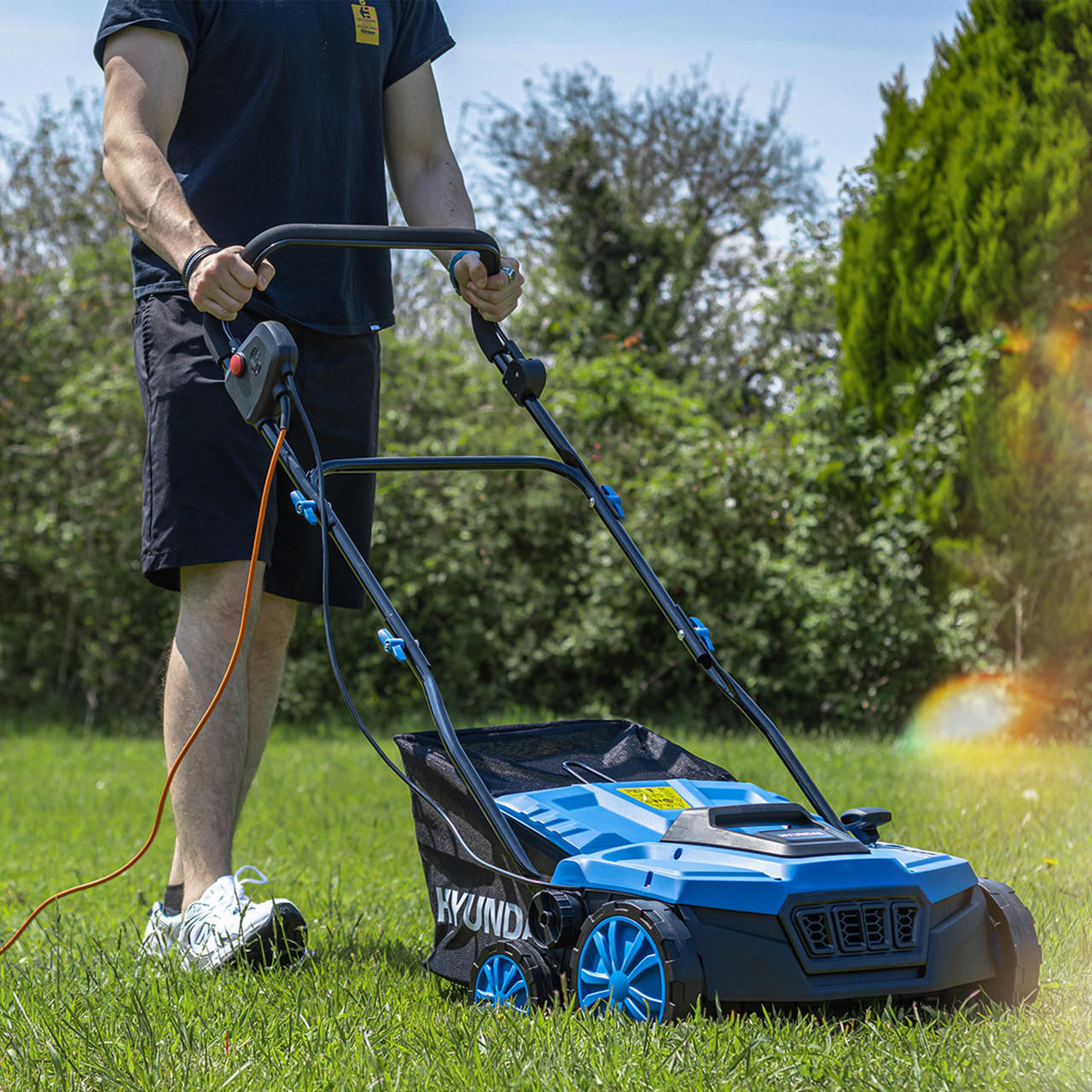 Hyundai 14” / 36cm 2 - in - 1 1600W Electric Lawn Scarifier and Aerator with 45L Collection Bag | HYSC1600E