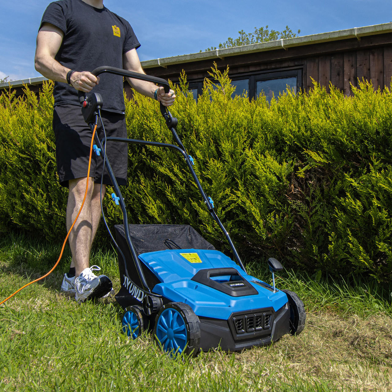 Hyundai 14” / 36cm 2 - in - 1 1600W Electric Lawn Scarifier and Aerator with 45L Collection Bag | HYSC1600E