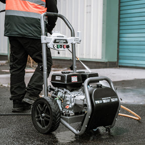 Hyundai 3400psi / 234 bar 209cc Petrol Pressure Washer, 9L/min, 10m Hose & Detergent Tank | HYW3400P