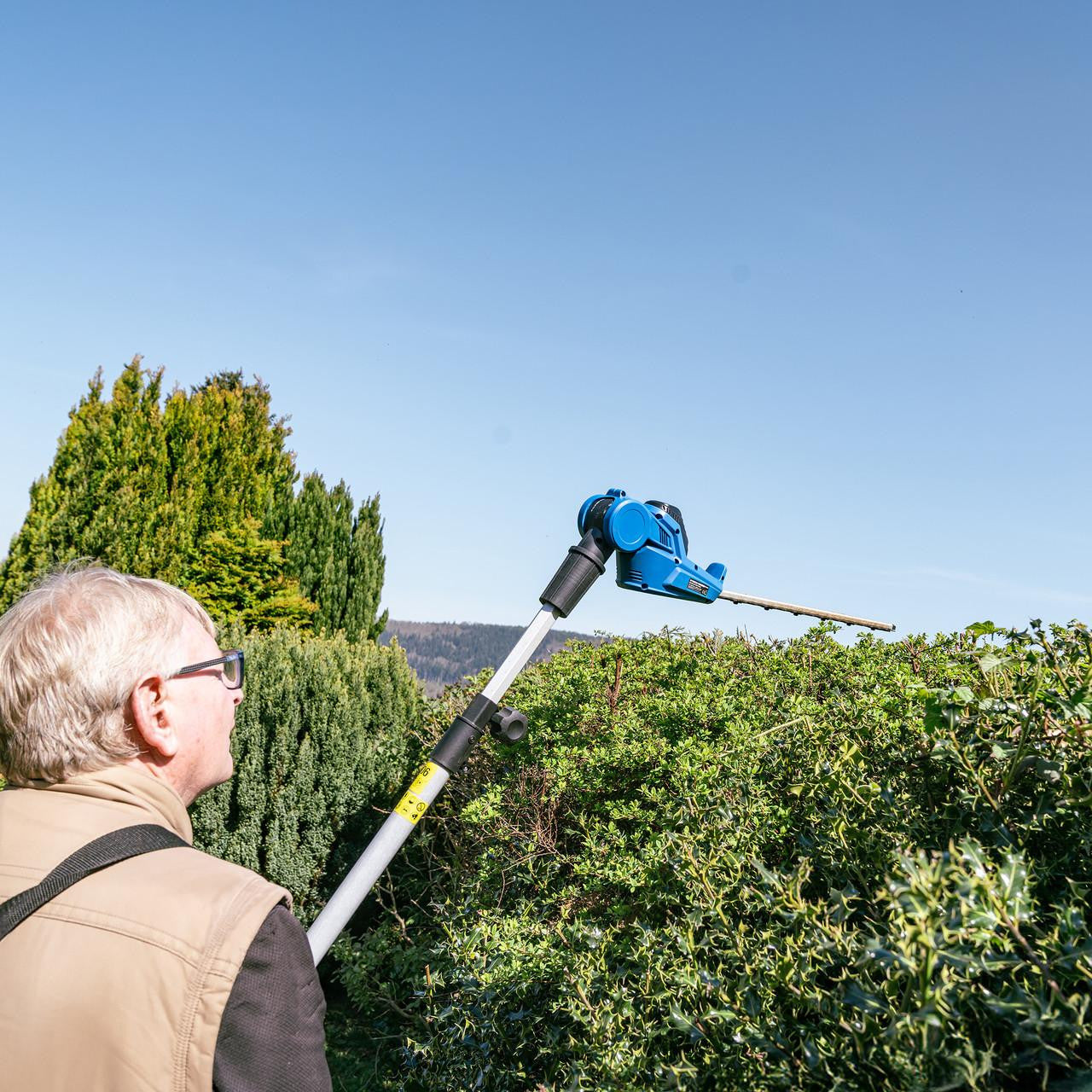 Hyundai 20V 450mm Cordless Long Reach Pole Hedge Trimmer, 2.6m Long Reach, 2.0Ah li-ion Battery & Charger | HY20CPHT