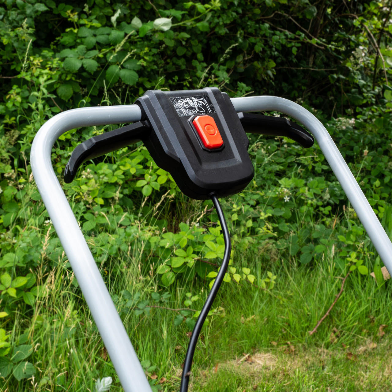 Hyundai 12.6'' / 32cm 40V Cordless Lawnmower Rear Roller 2.5Ah Li-Ion Battery Powered | HYM40LI330P