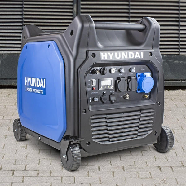 Hyundai 6600W / 6.6kW Petrol Inverter Generator, Remote Keyfob & Electric Start, Wheels & Closed Case Design, DC & USB | HY6500SEi