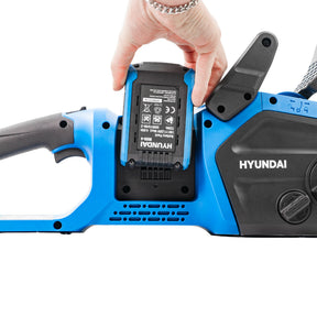 Hyundai 14" / 350mm 40V, (2x20V), 4Ah Brushless Cordless Chainsaw, Auto-Oiling, Anti-Kickback | HY40CCS350