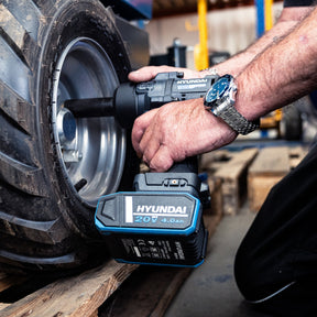 Hyundai 20V Cordless ½’’ Impact Wrench, 700Nm High-Torque with Friction Ring, 20V 4AH Battery & Charger | IW20X-700+BI20-4+C20-2
