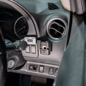 UHF Handpiece Mount | Nissan Navara NP300