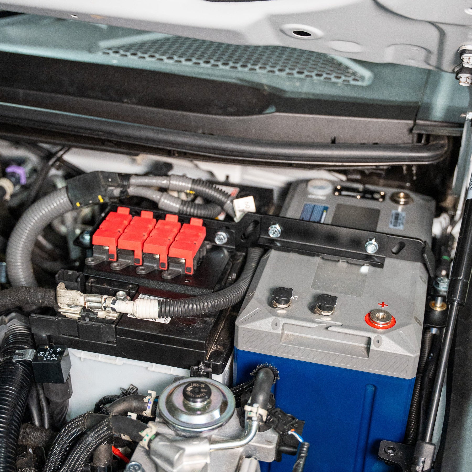 Under Bonnet Dual Battery Mount | Toyota Prado 250