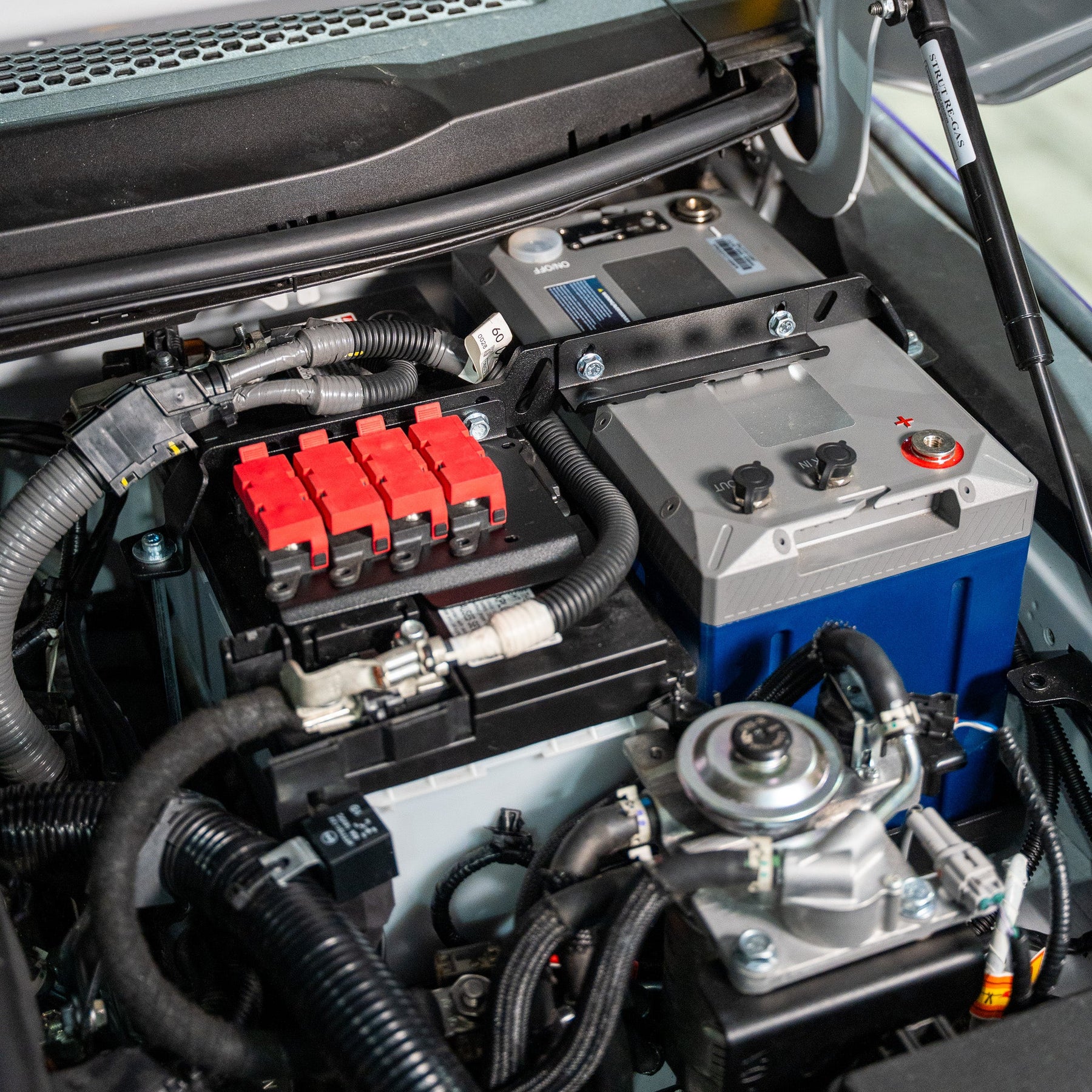 Under Bonnet Dual Battery Mount | Toyota Prado 250
