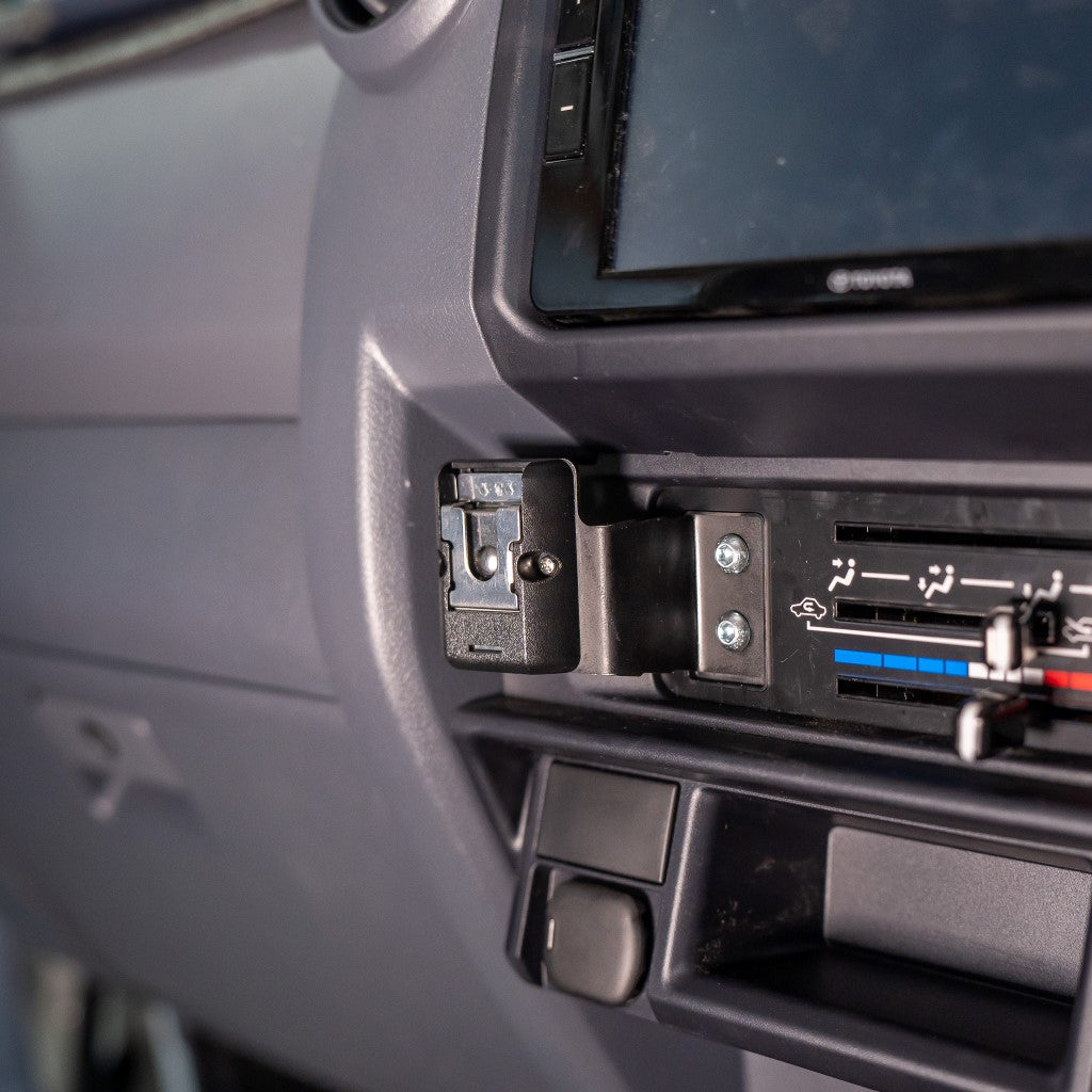 UHF Handpiece Mount For LandCruiser 70 Series