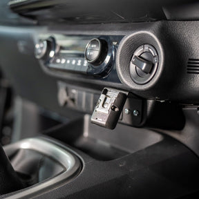 UHF Handpiece Mount For Toyota Hilux 2016+ N80