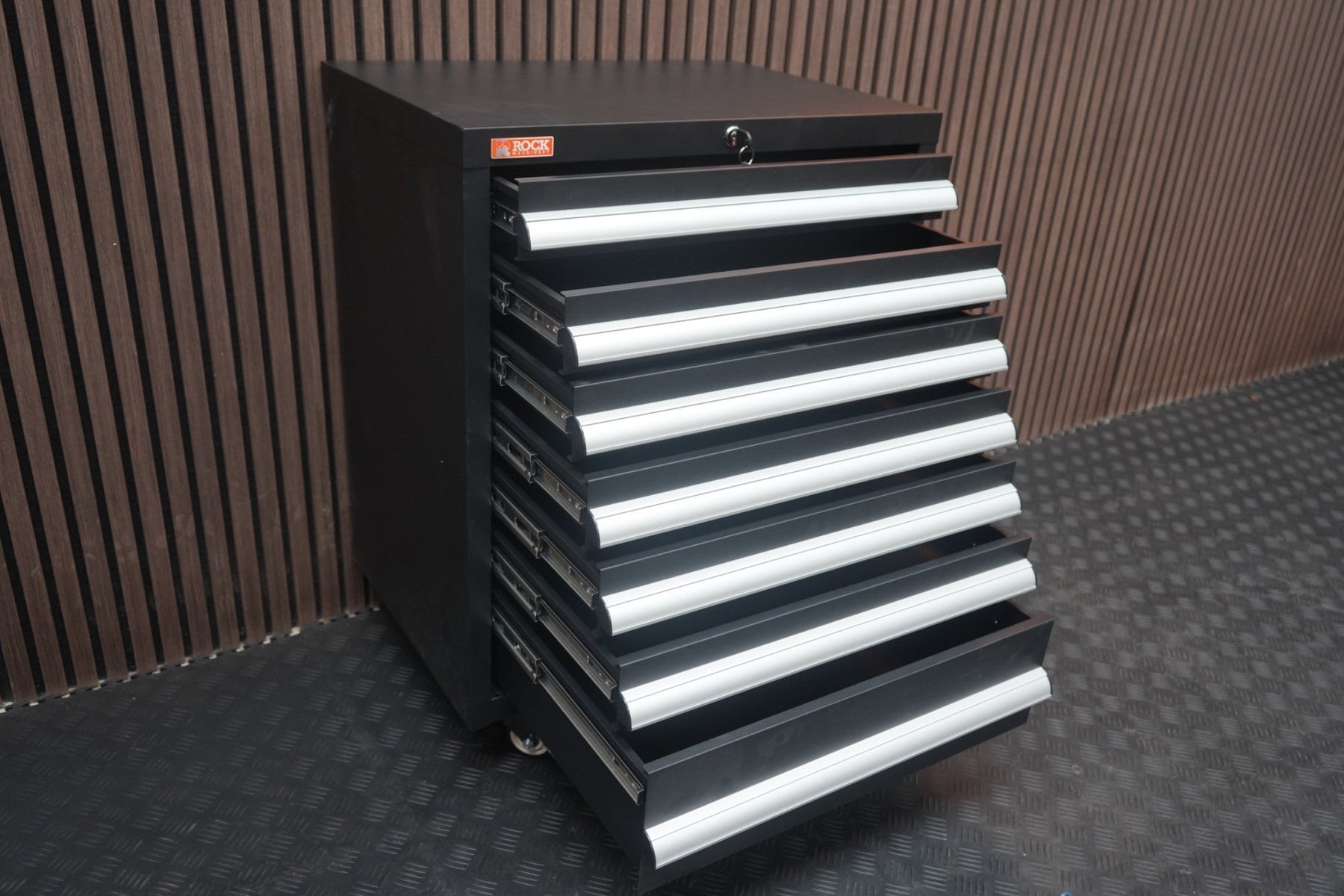 Rock RT-013 26" Steel Tool chest with 7 drawers