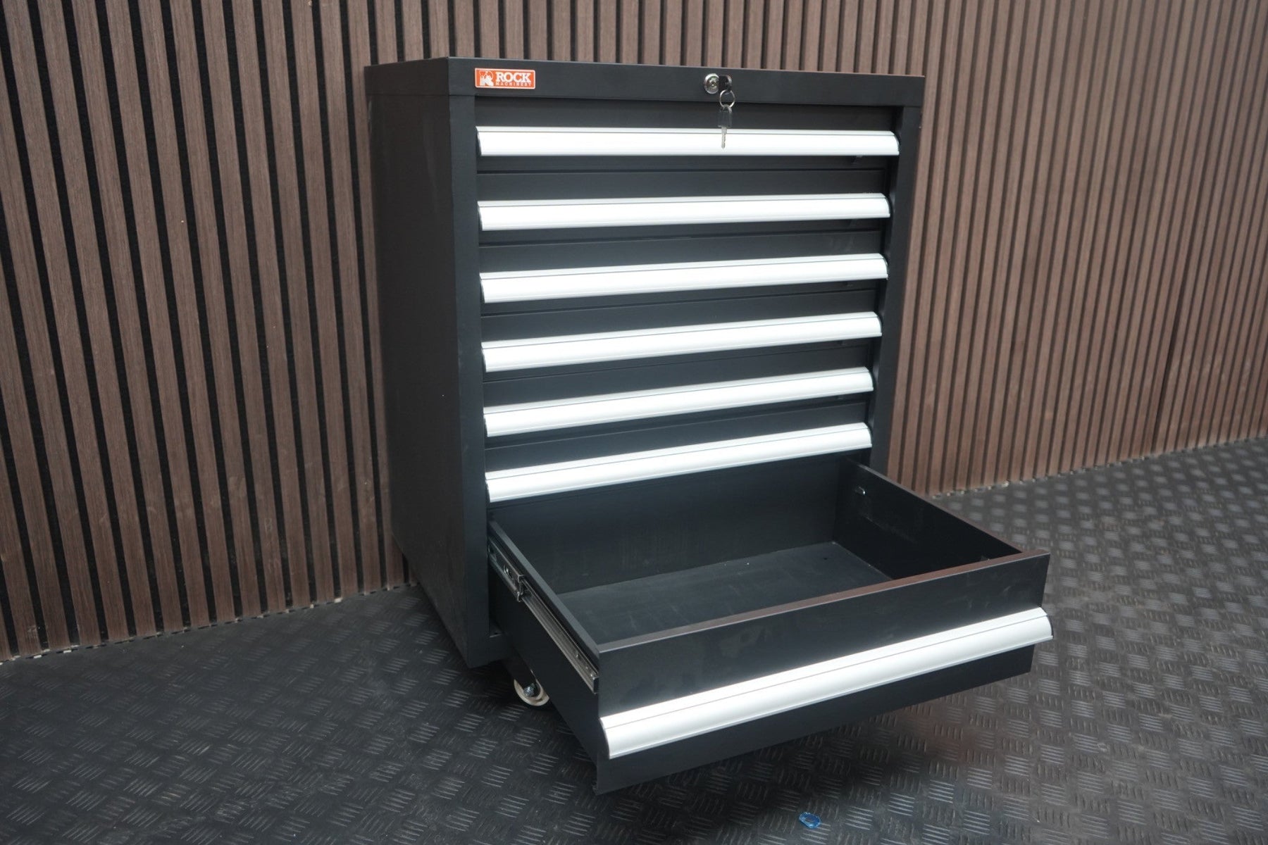 Rock RT-013 26" Steel Tool chest with 7 drawers
