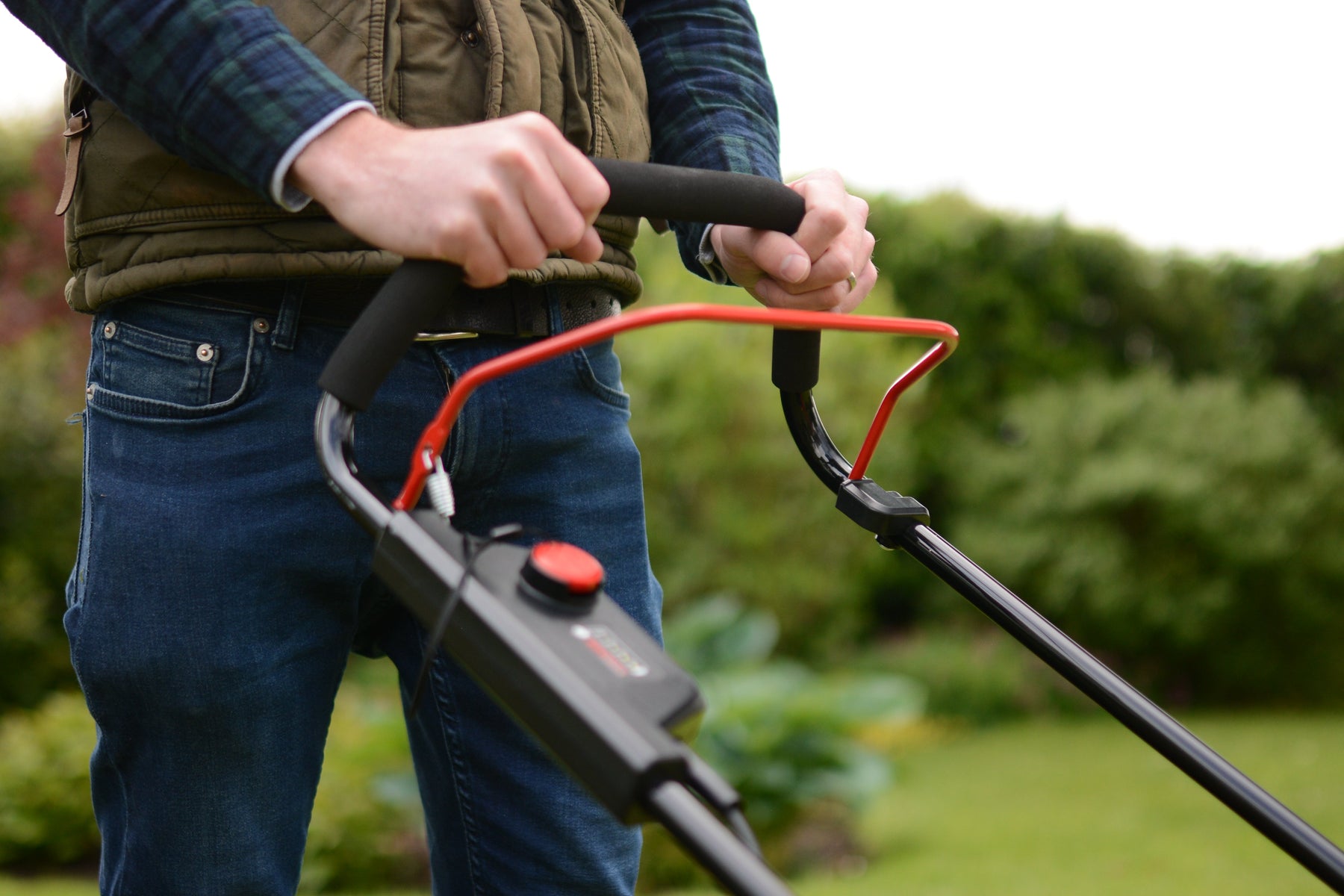 Cobra MX3440V 13" 40v Li-Ion Cordless Lawnmower
