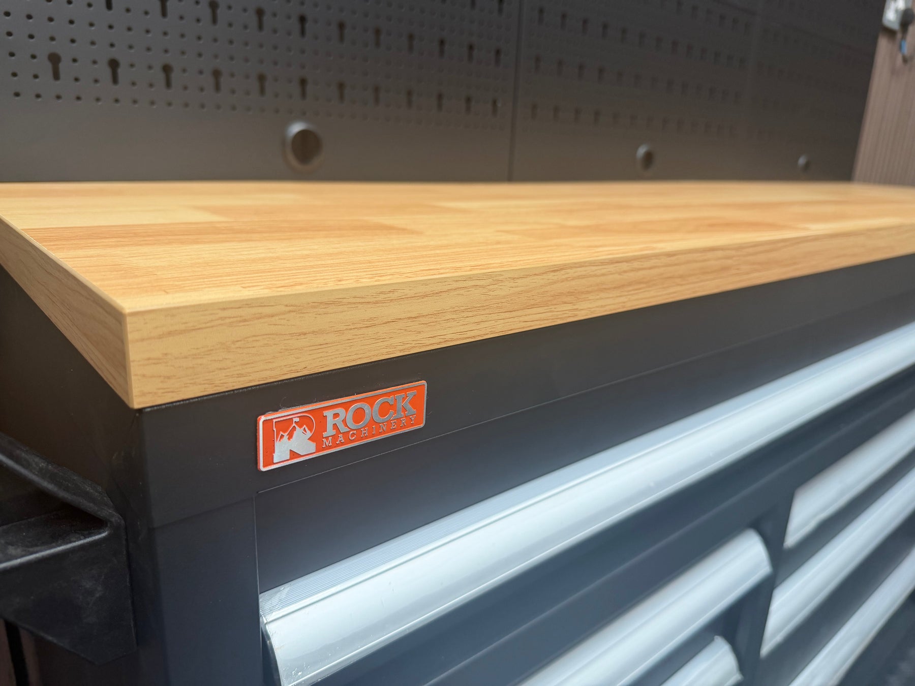 Rock RT-066 Steel 72" Wooden benchtop tool chest with backboard