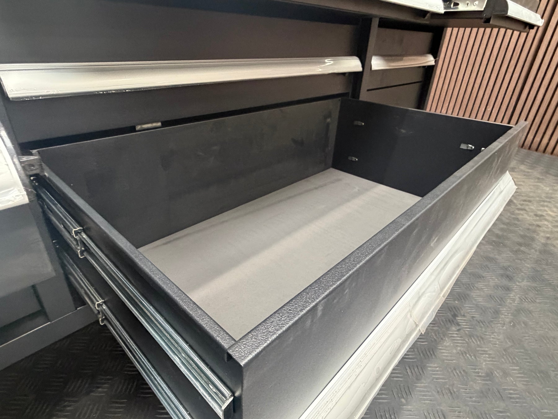 Rock RT-066 Steel 72" Wooden benchtop tool chest with backboard
