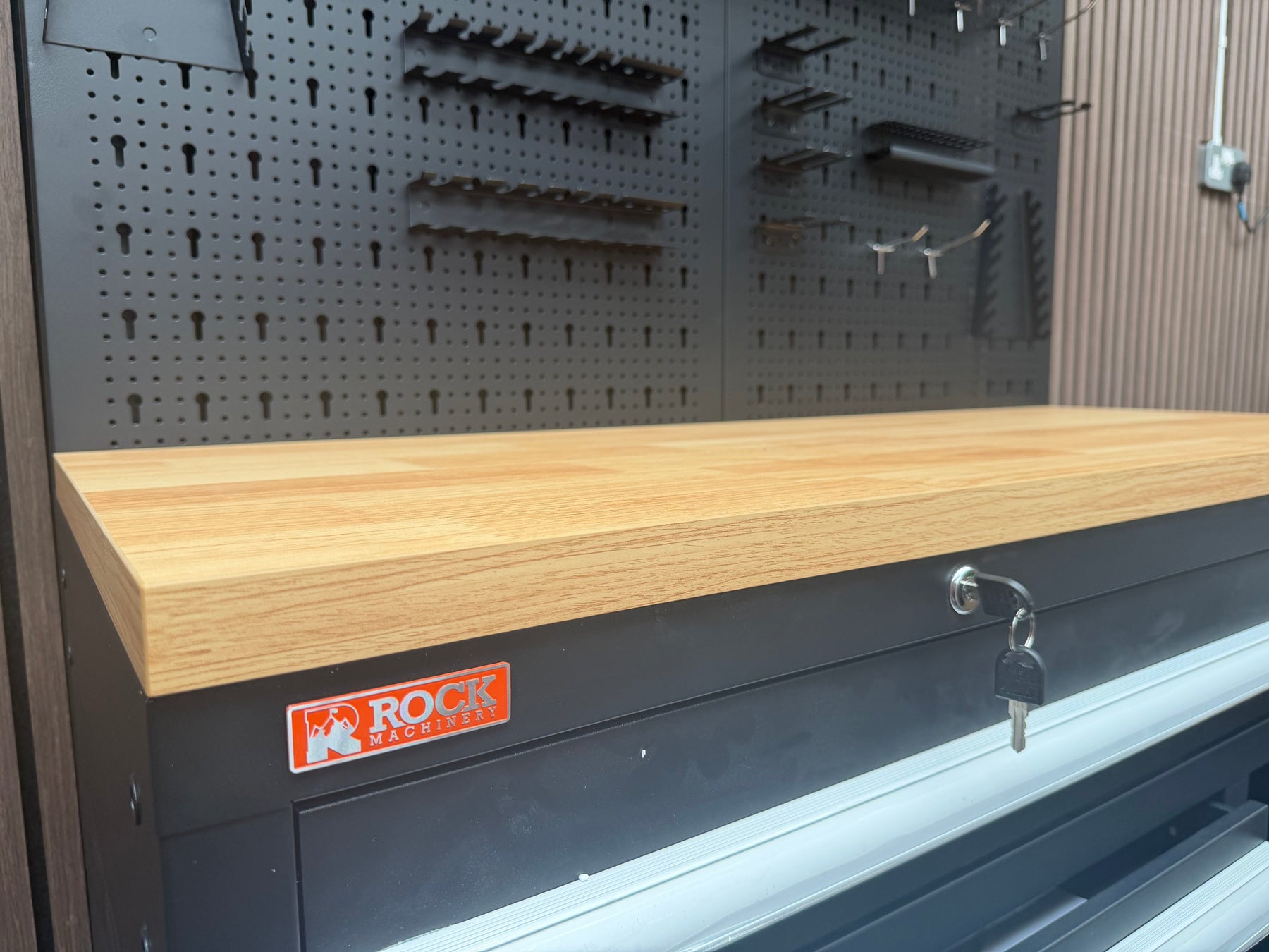 Rock RT-063 47" Steel wooden toped tool chest with draws and cabinets