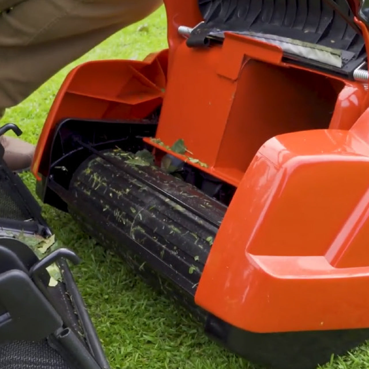 Cobra RM43SP80V 17" Twin 40v Li-Ion Lawnmower with Roller