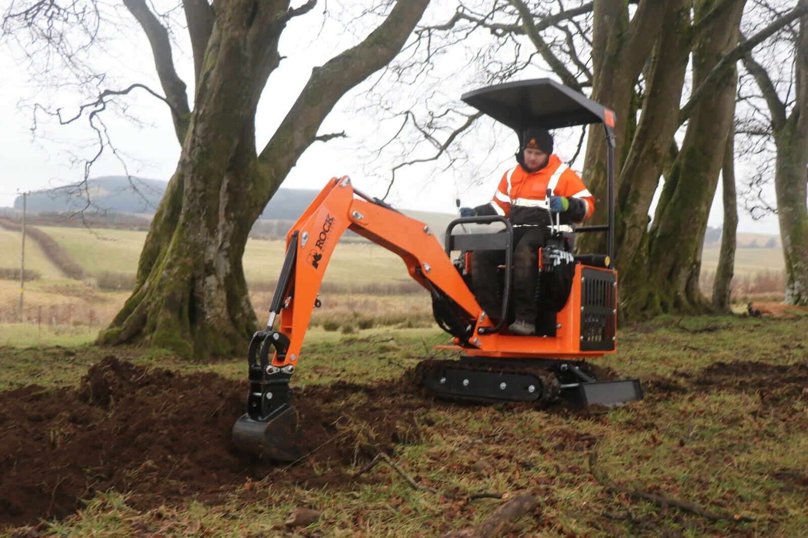 RD-132 Micro digger with 3 Buckets