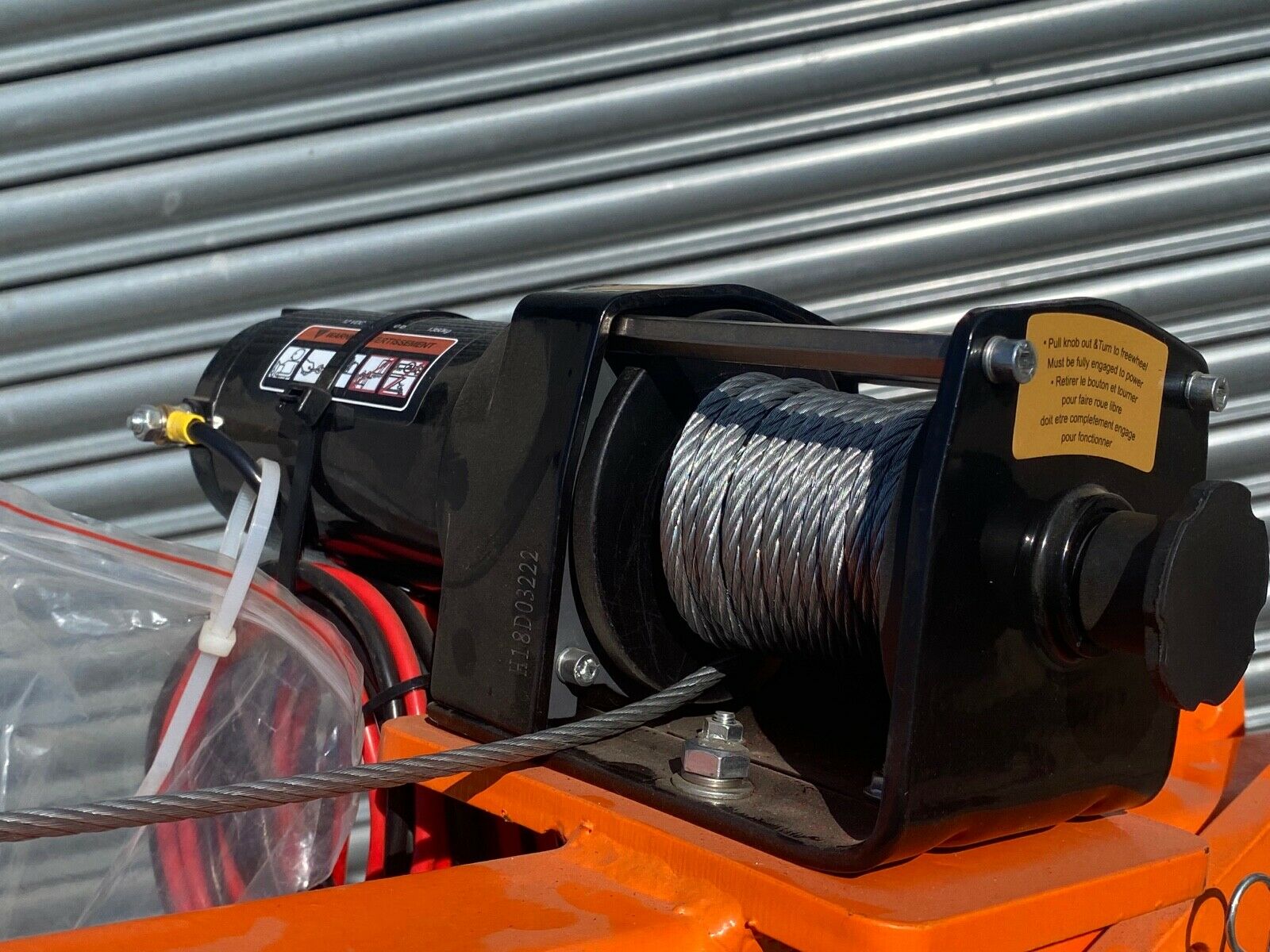 1000lb Electric Swivel Crane