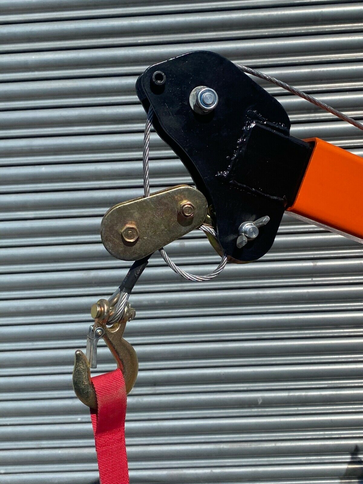 1000lb Electric Swivel Crane