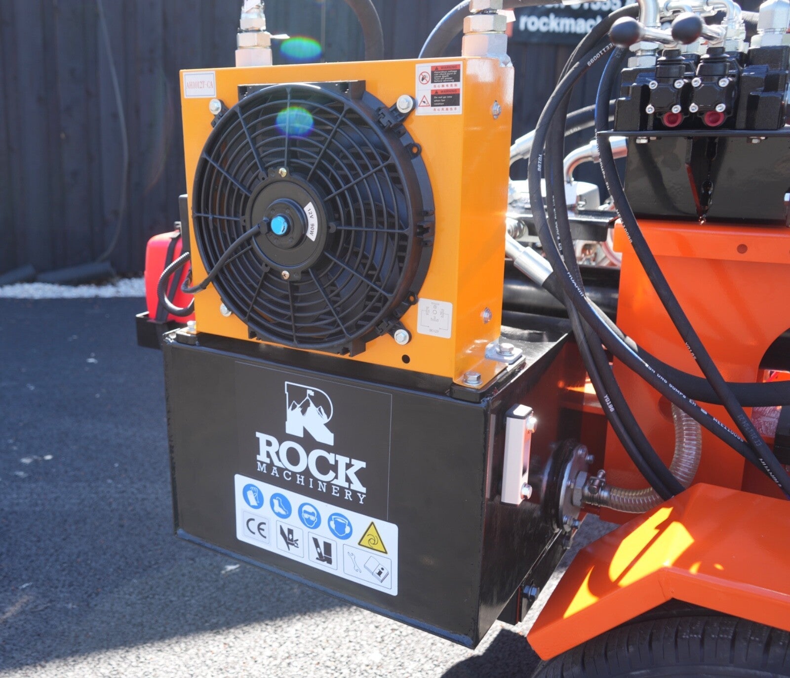 37-Ton Box Wedge Log Splitter