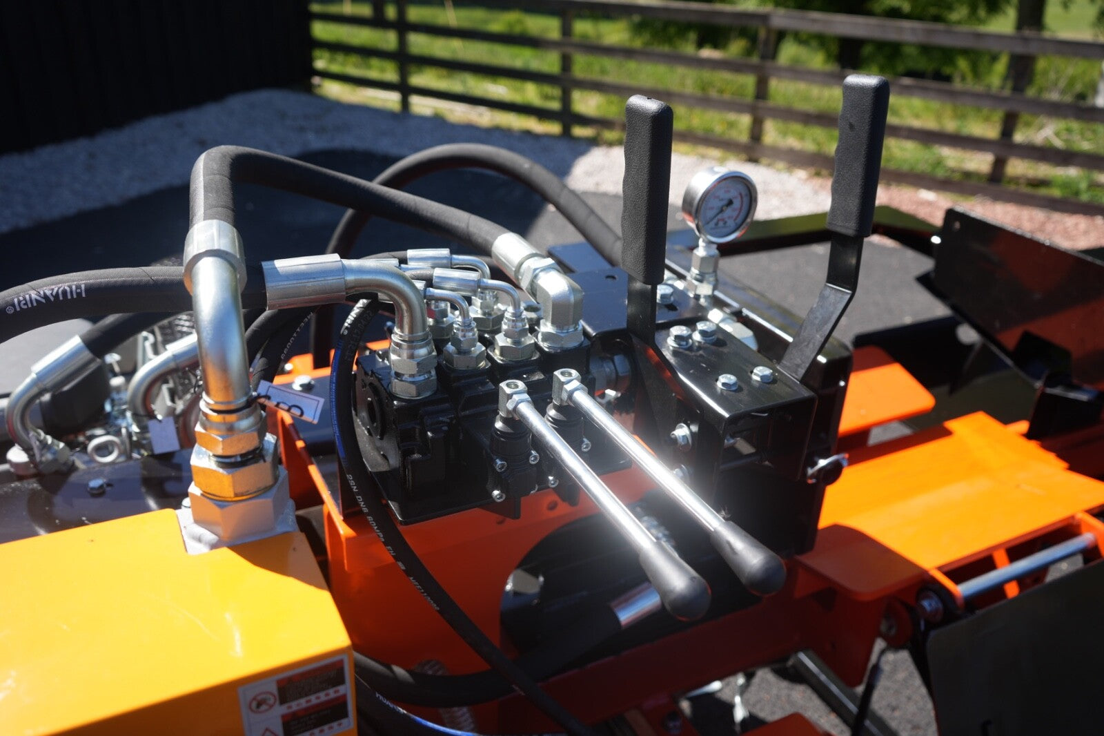 37-Ton Box Wedge Log Splitter